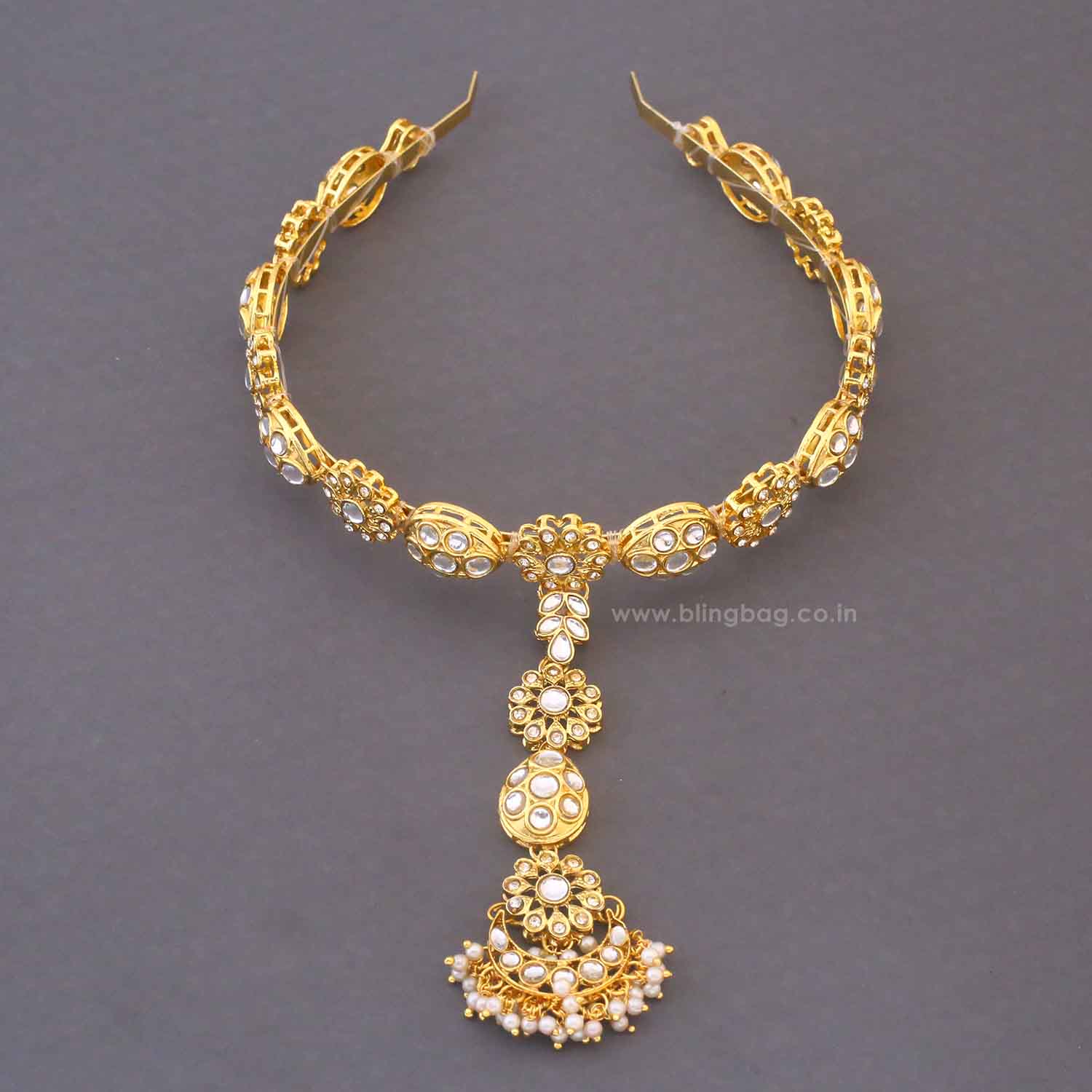 Golden Roopa Hairband With Tikka - Image 2