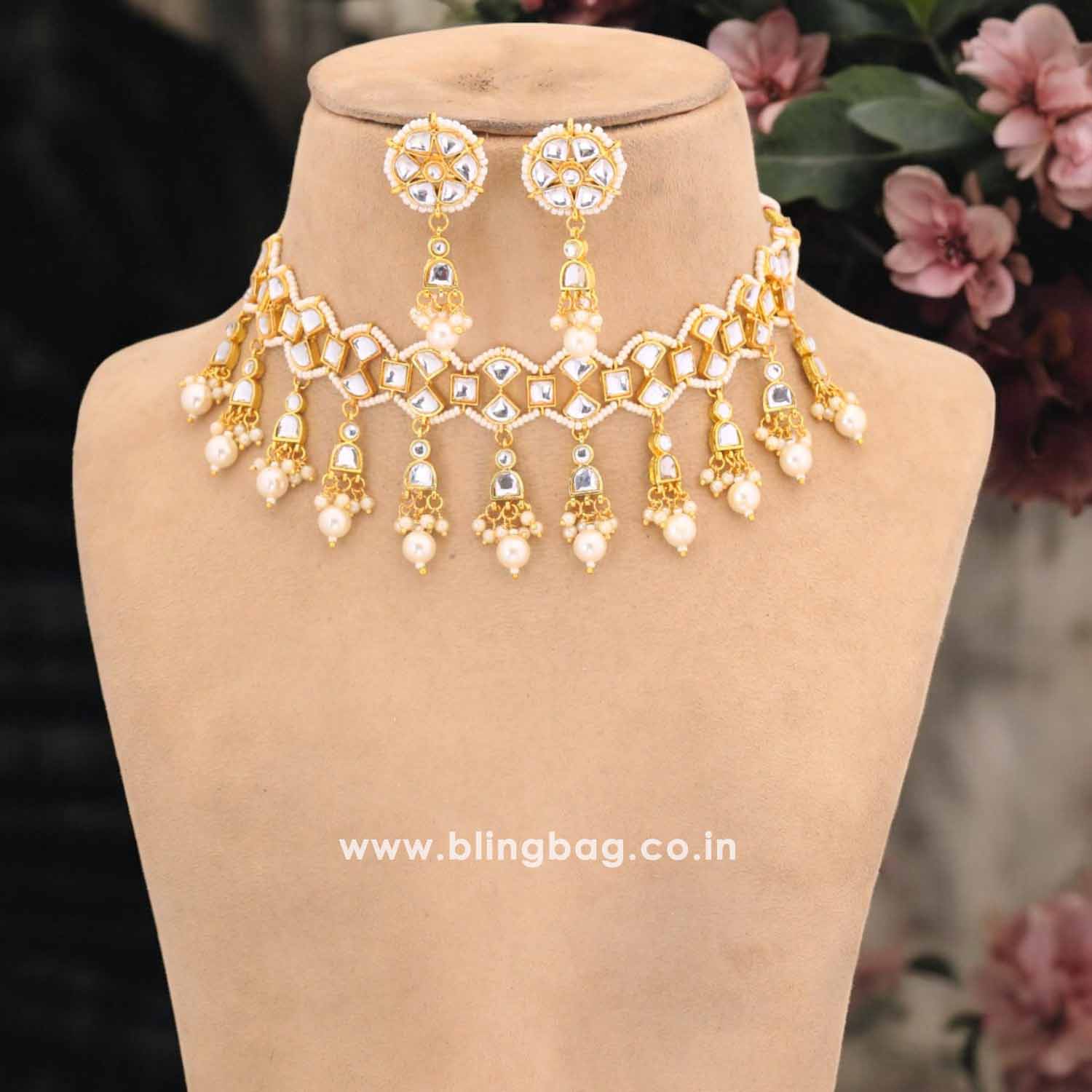 Golden Samaira Kundan Jewellery Set - Image 3