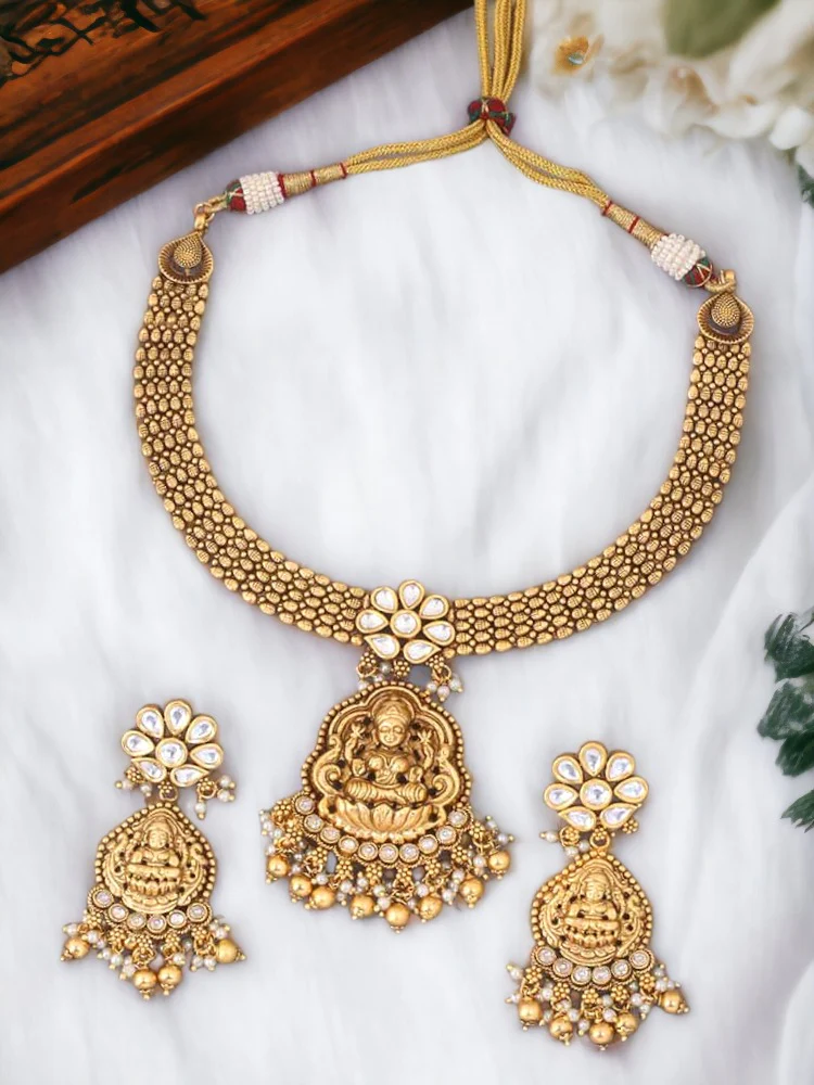 Golden Saranyu Temple Jewellery Set - Image 2