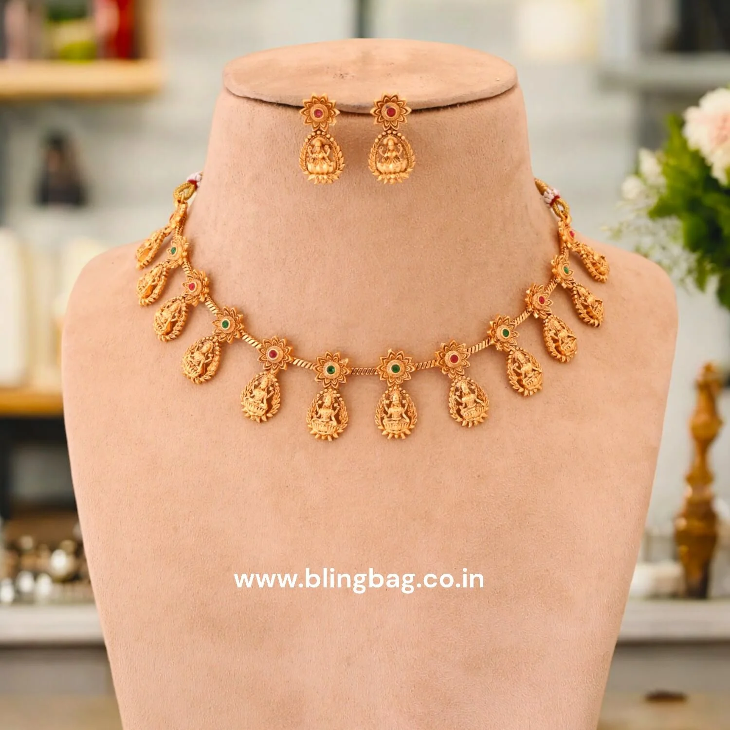 Golden Shankari Temple Jewellery Set - New Arrival - Image 2