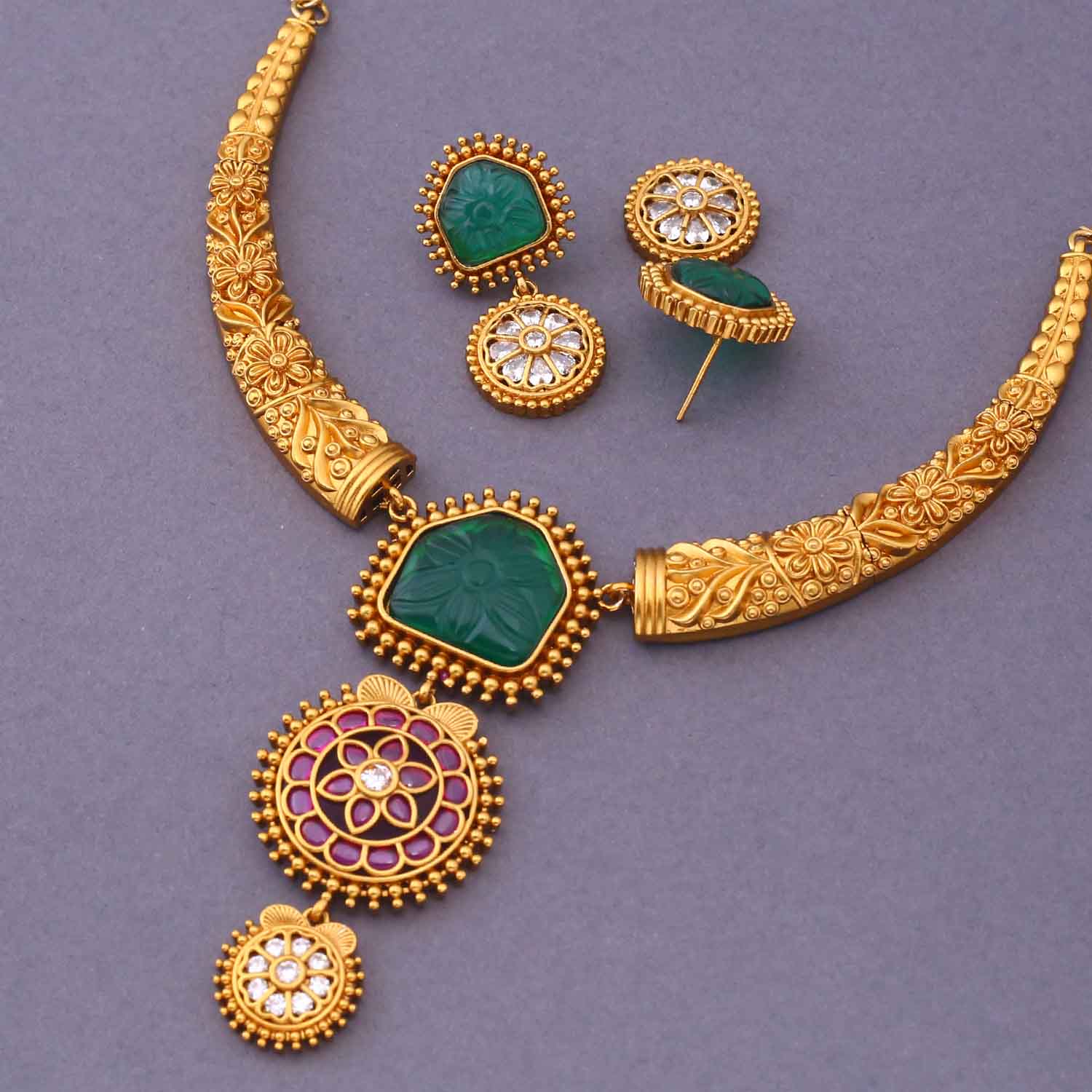 Golden Sharvisha Hasli Antique Jewellery Set - New Arrival - Image 4