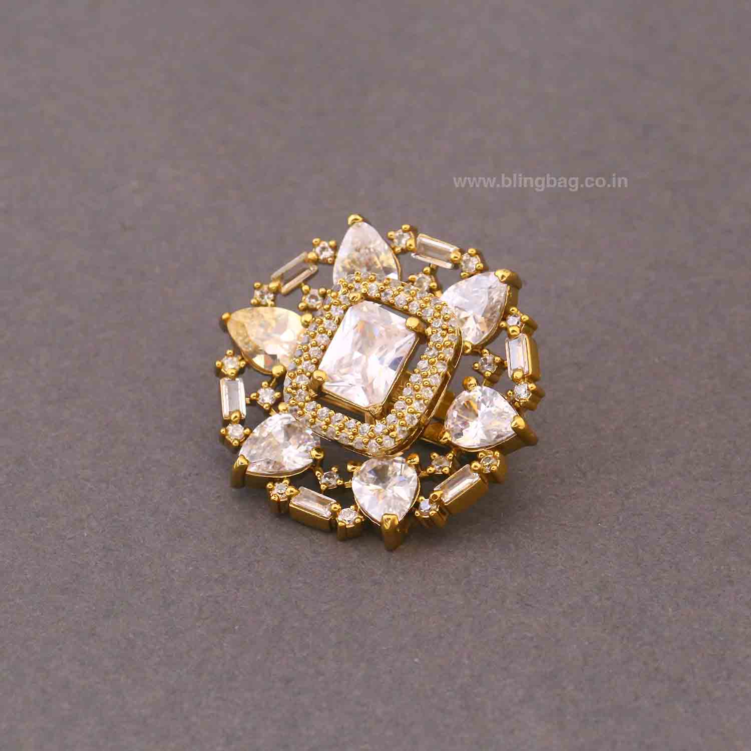 Golden Soephi Brooch - Image 4