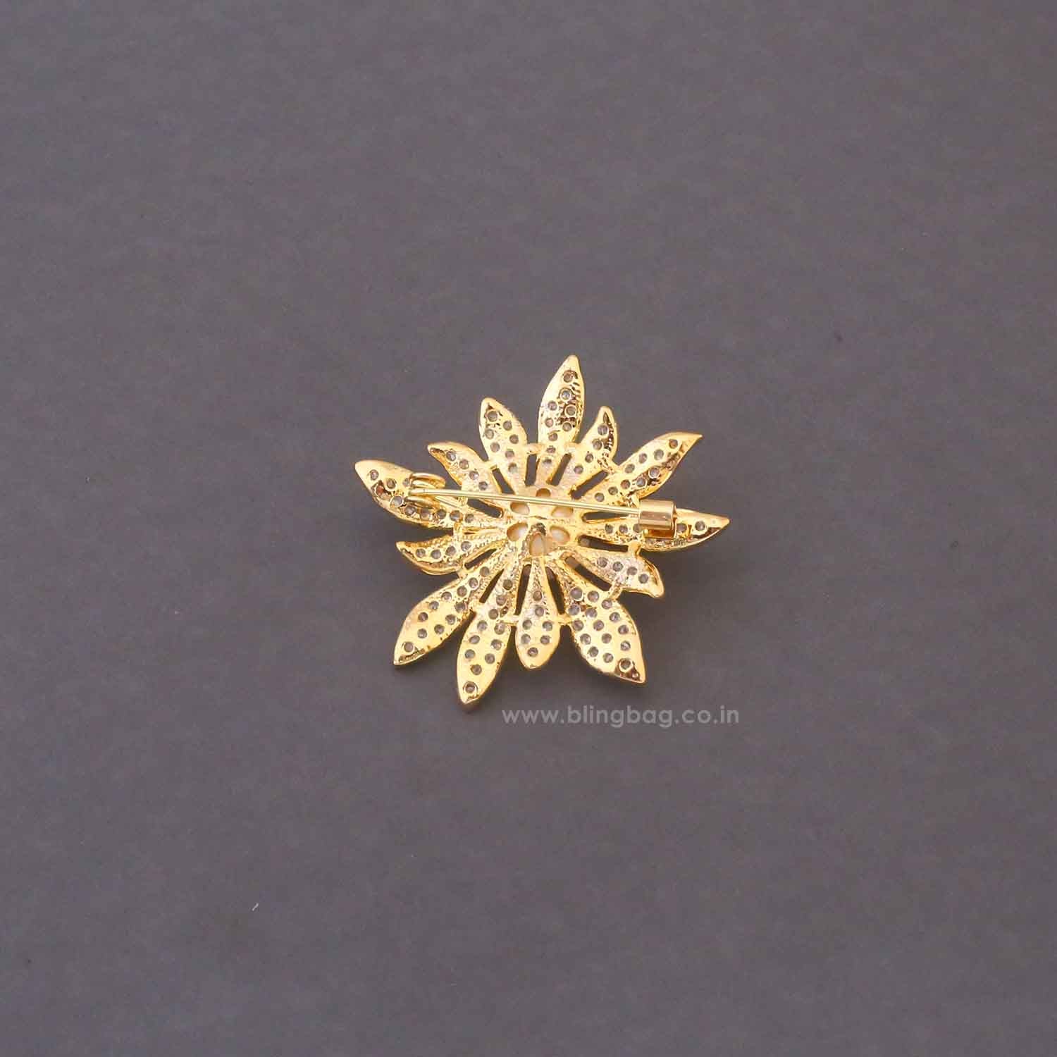 Golden Sunflower Brooch - Image 5