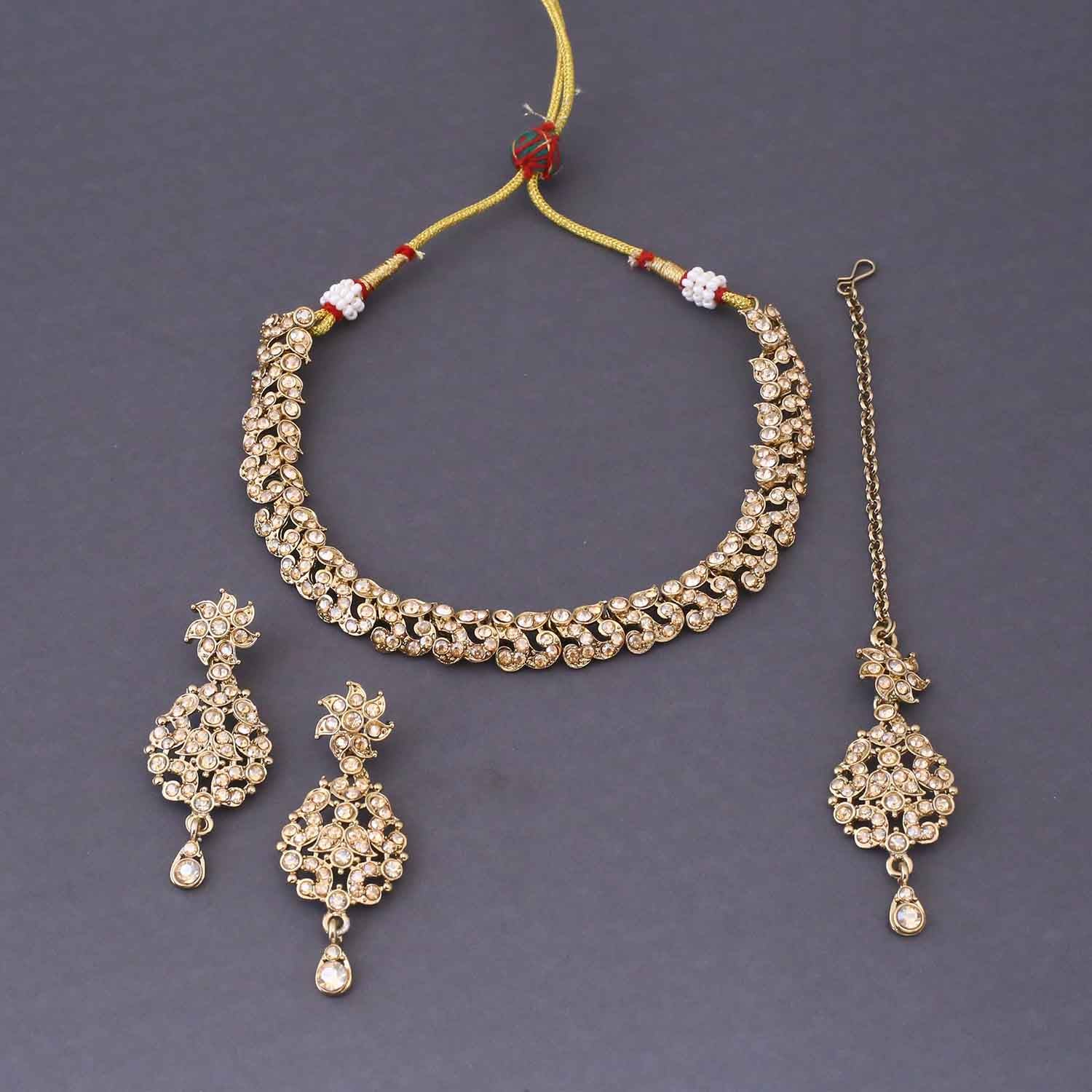Golden Tapasshree Kundan Jewellery Set - Image 4