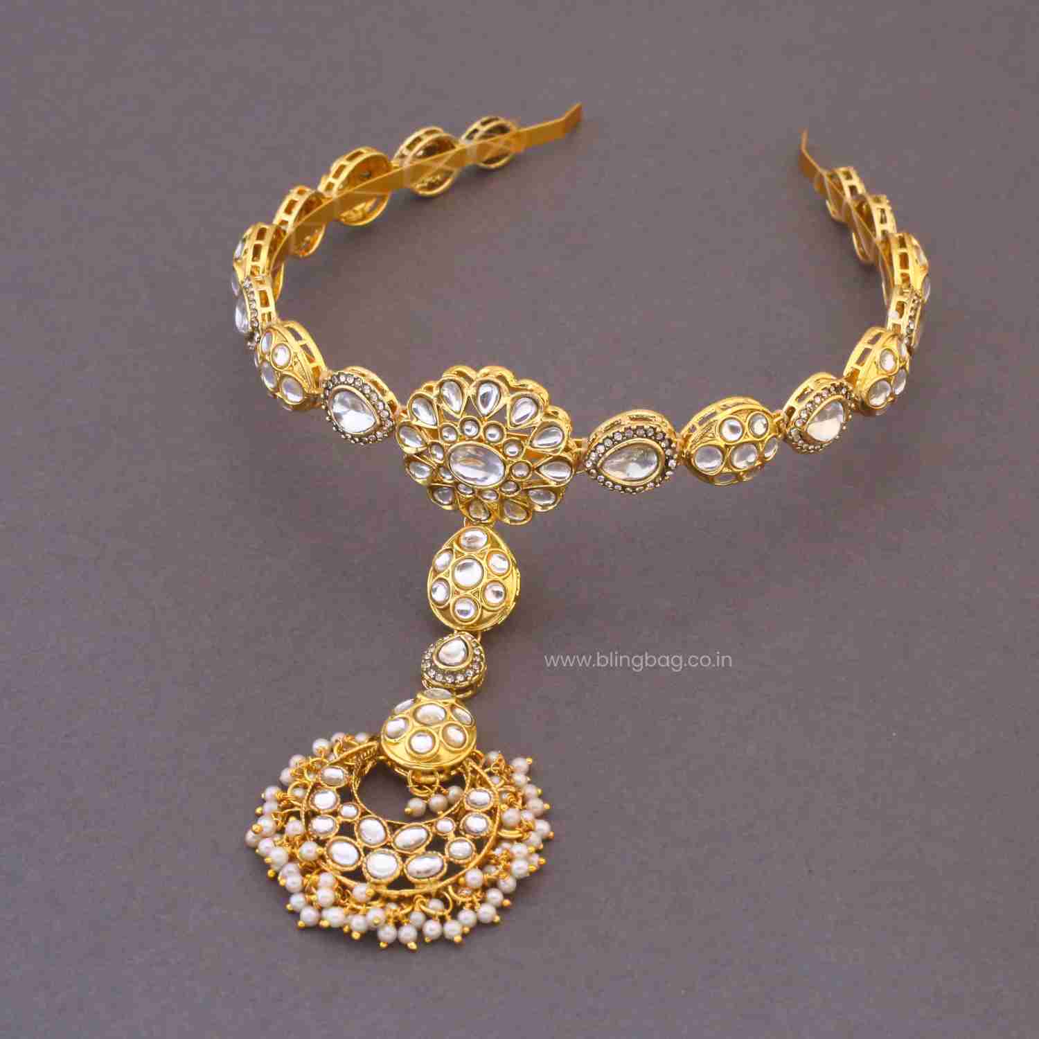 Golden Taraa Hairband With Tikka - Image 3