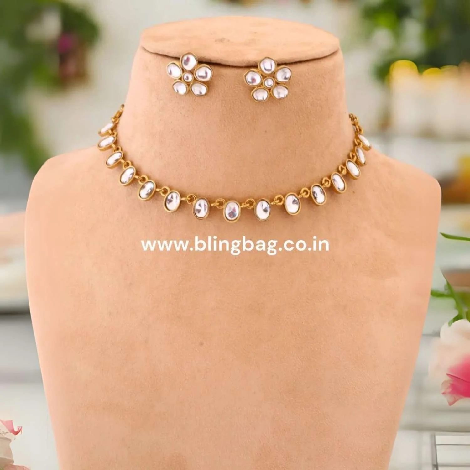 Golden Tulsikaa Kundan Jewellery Set - Image 2