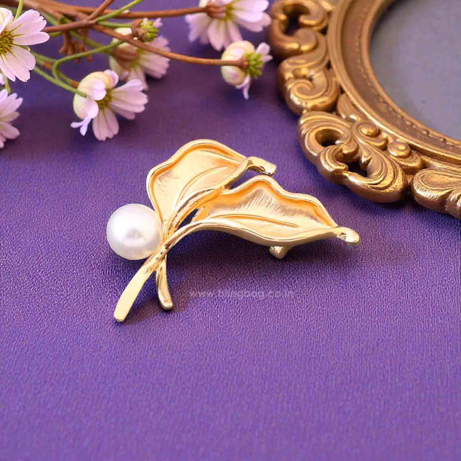 Golden Twin Leaf Brooch - Image 2