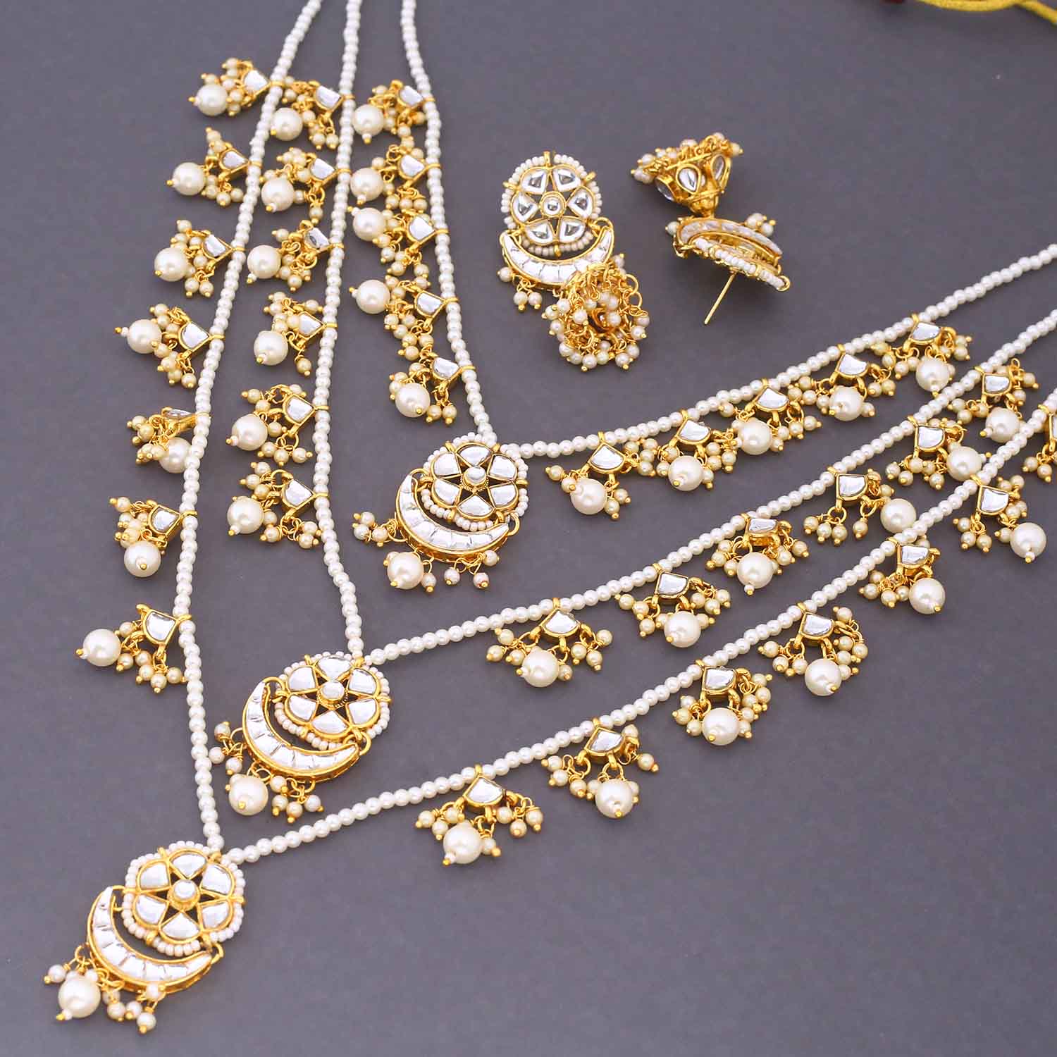 Golden Vedika Kundan Jewellery Set - Image 4
