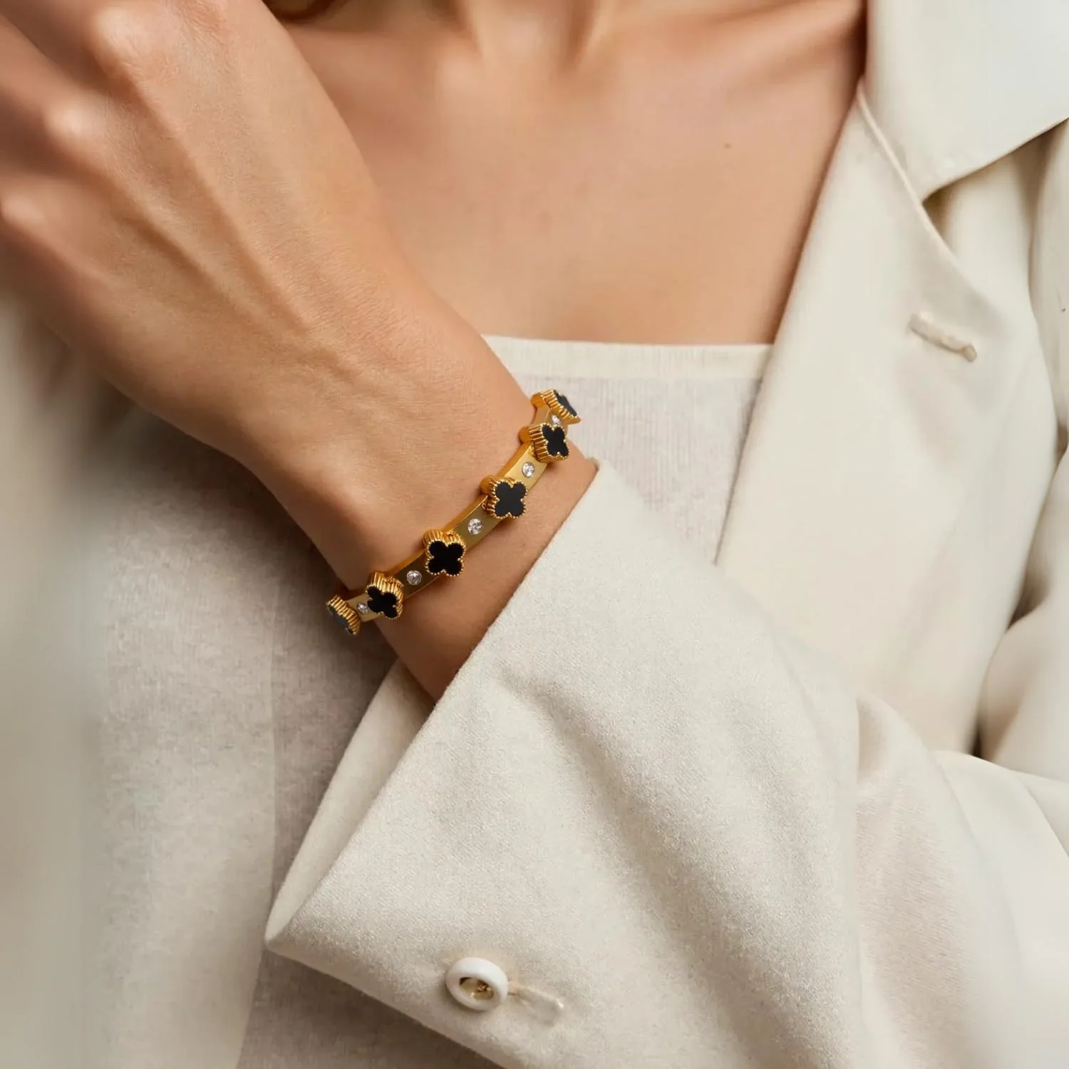 Golden Xeir Bracelet - Image 2