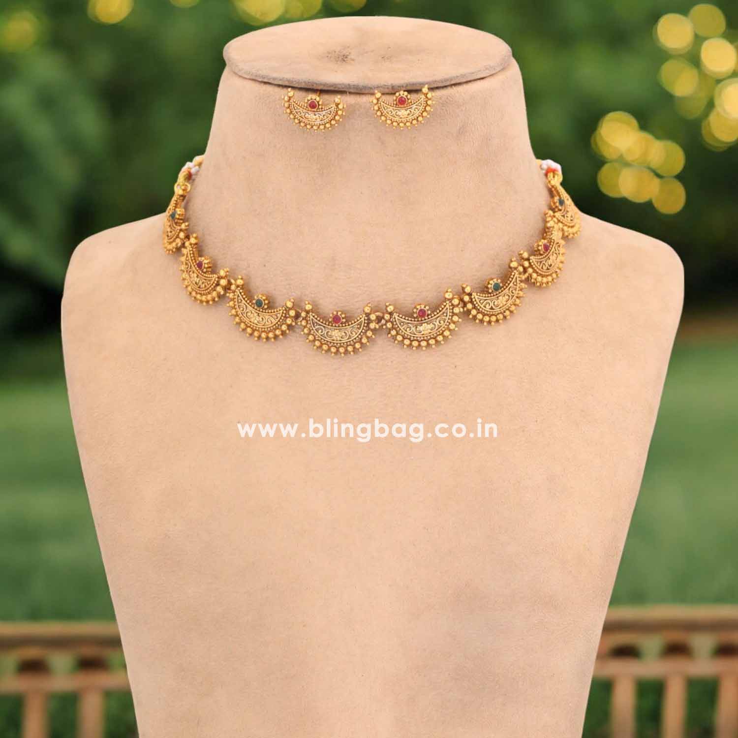 Golden Zarnish Antique Jewellery Set - New Arrival - Image 2