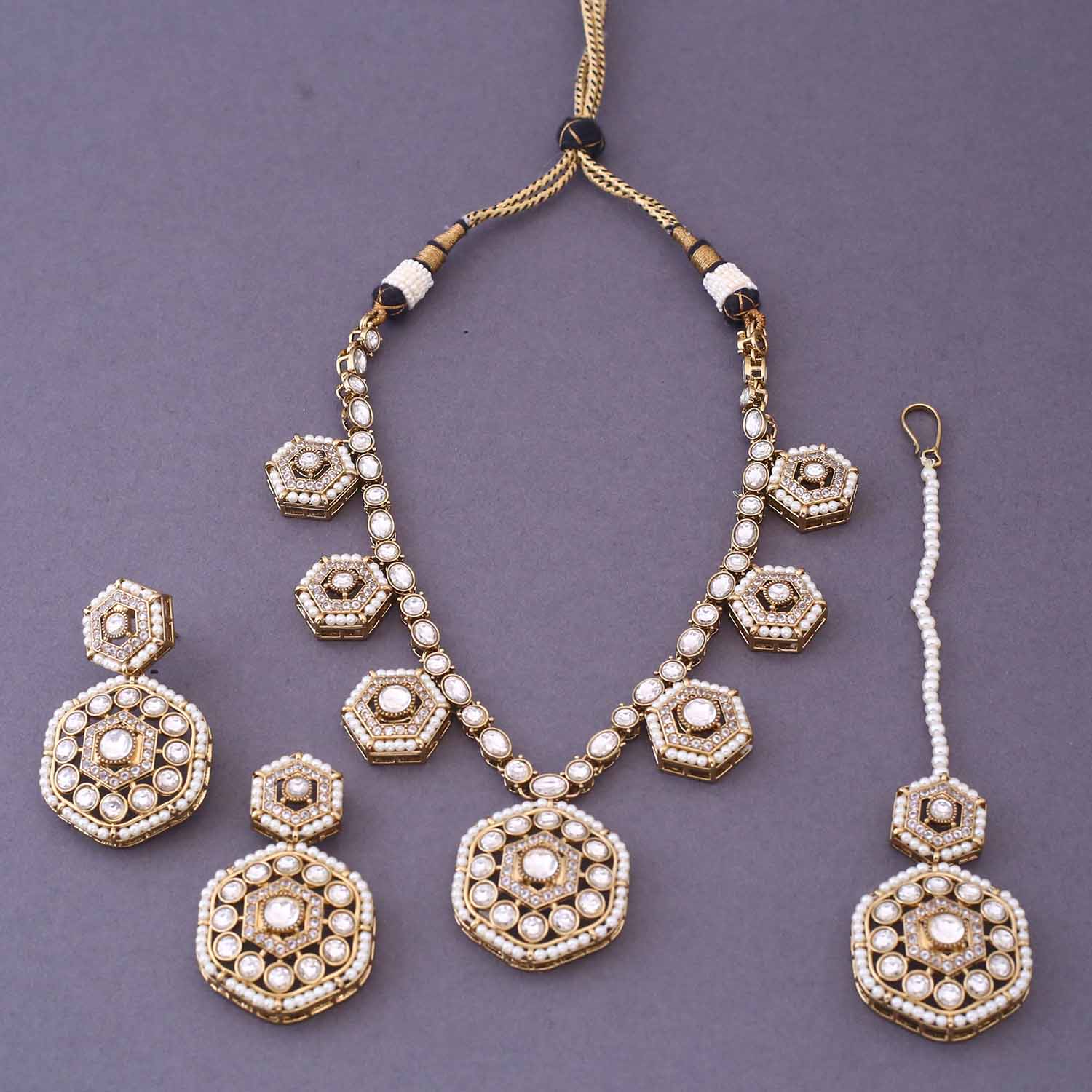 Ivory Caroliya Kundan Jewellery Set - Image 3