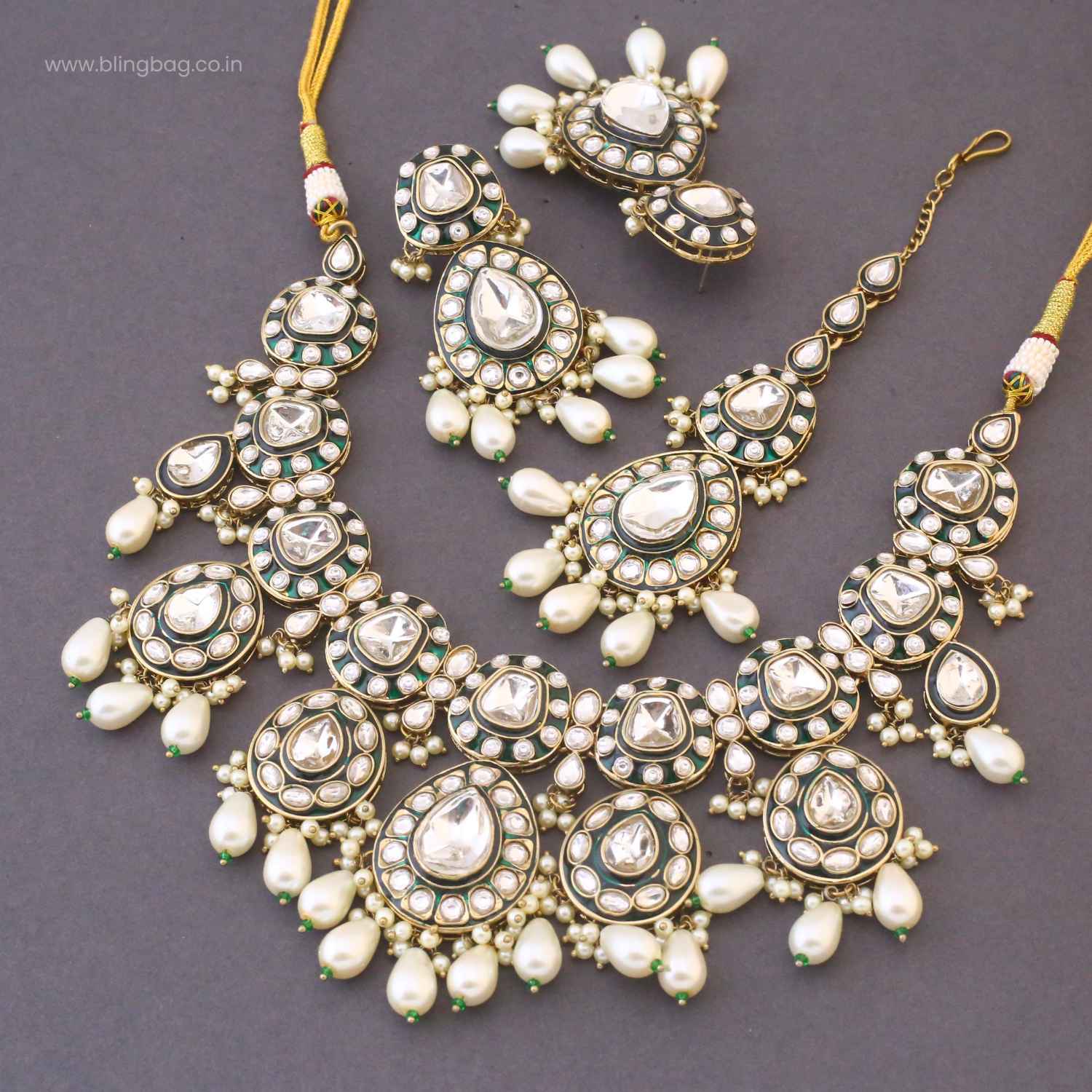 Ivory Hoormi Kundan Jewellery Set - Image 5