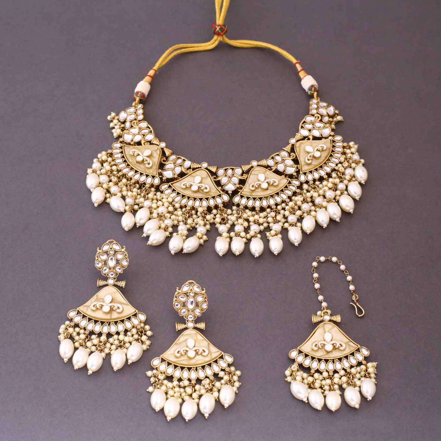 Ivory Udyati Kundan Jewellery Set - Image 4