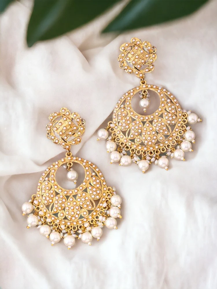 Ivory Urva Ethnic Chaandbalis