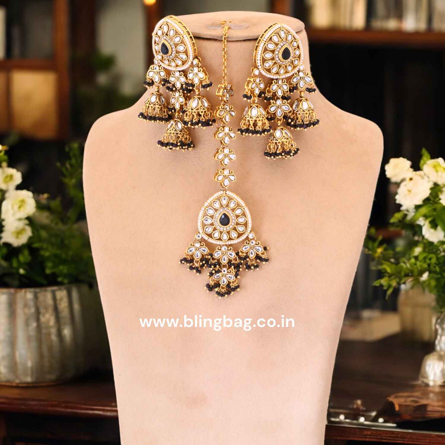 Jet Shatavari Maang Tikka Set - Image 2