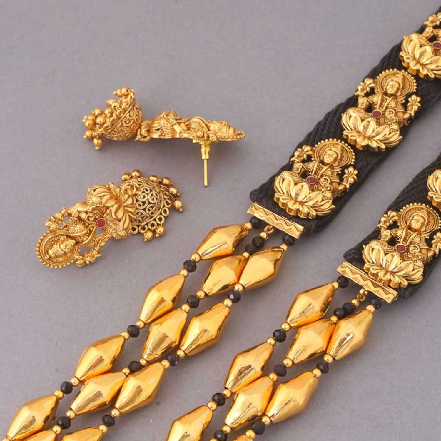 Jet Vrishabha Temple Jewellery Set - EOSS - Image 3