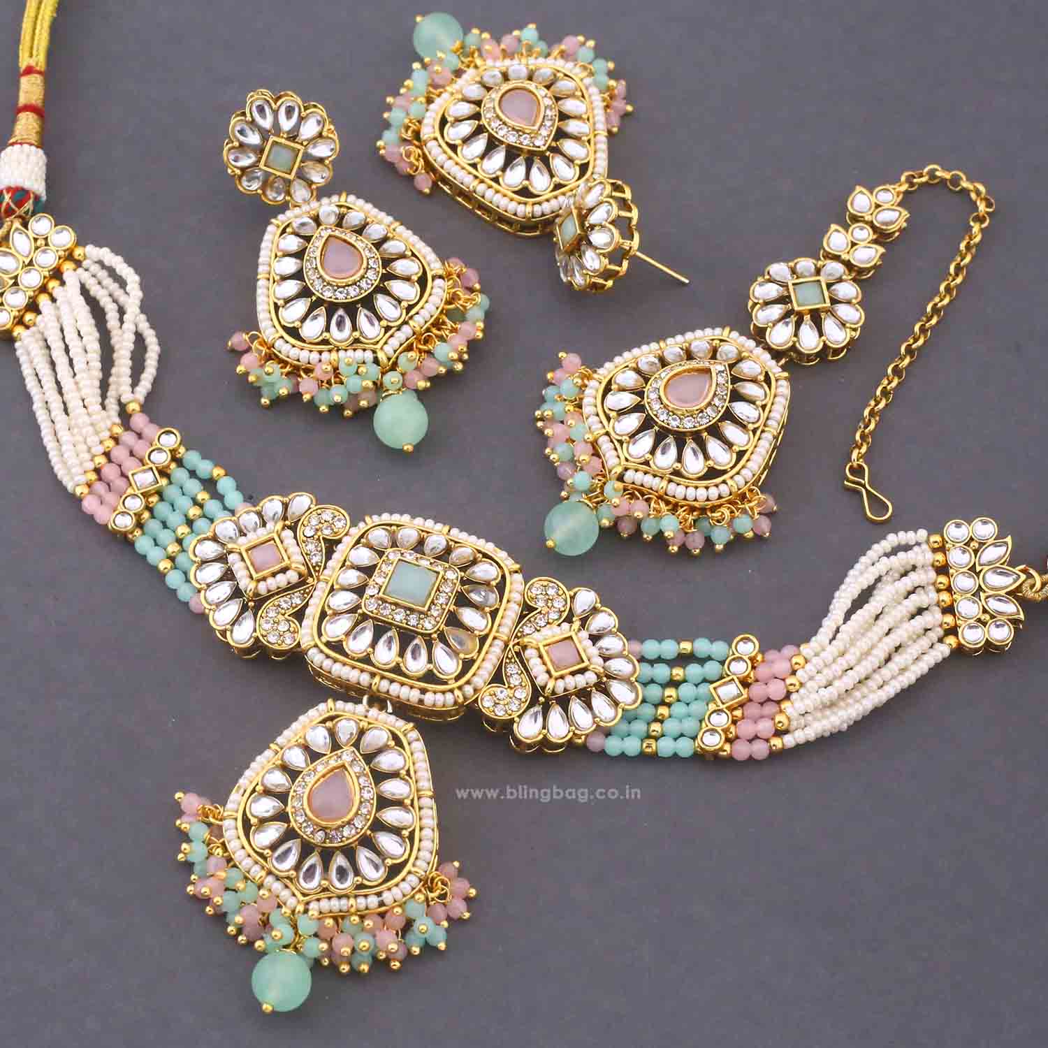 Multicolor Dakshina Kundan Jewellery Set - Image 6