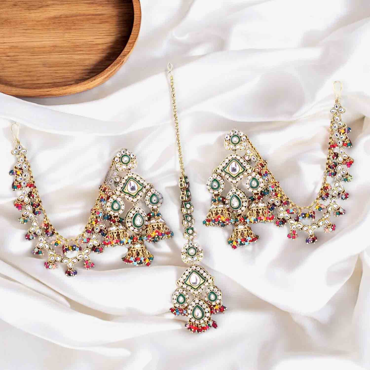 Multicolor Giloy Maang Tikka Set