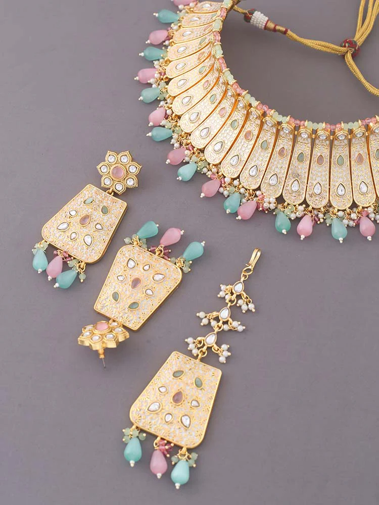 Multicolor Yukta Hasli Kundan Jewellery Set - Image 5