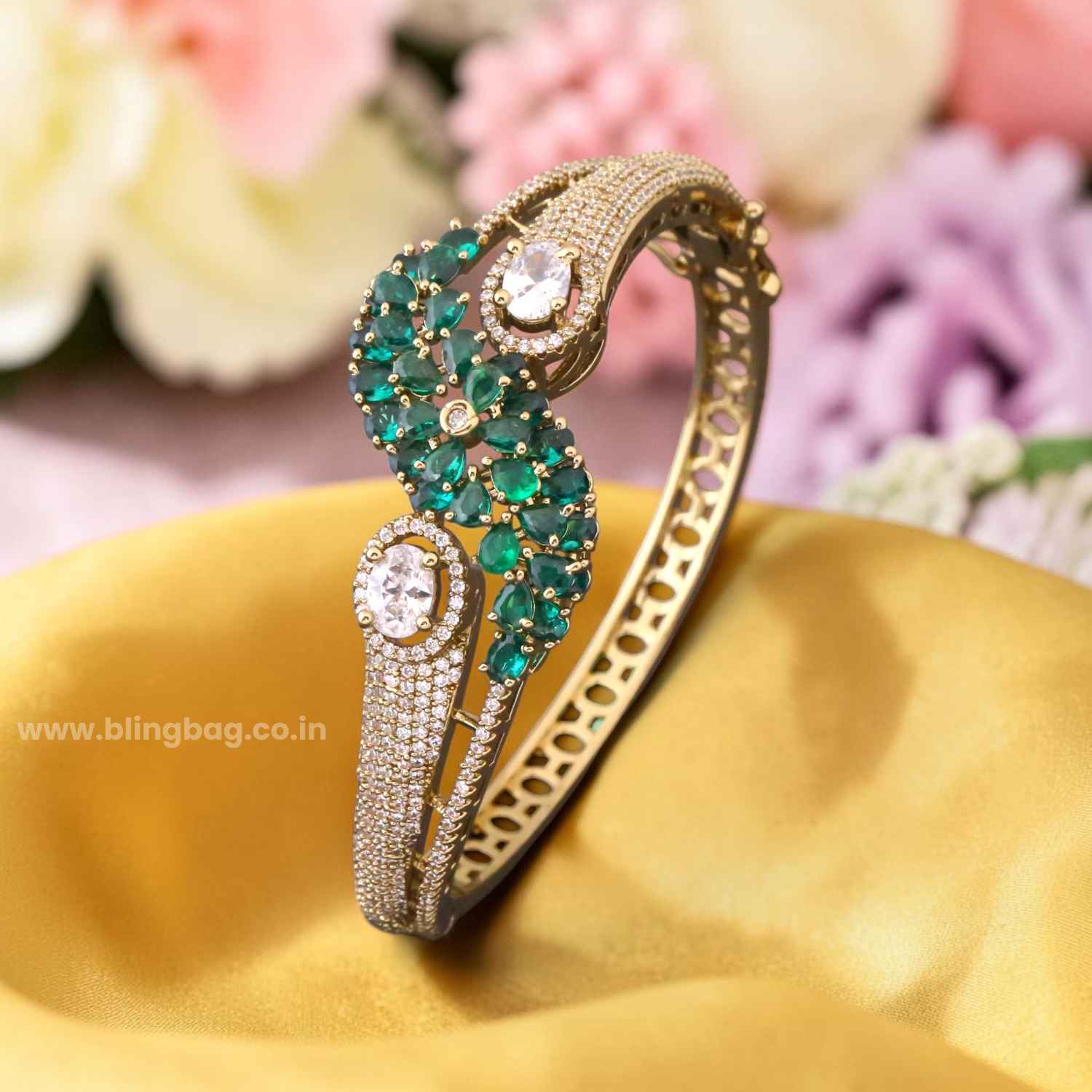 Ruby Vrishabha Temple Jewellery Set - Image 4