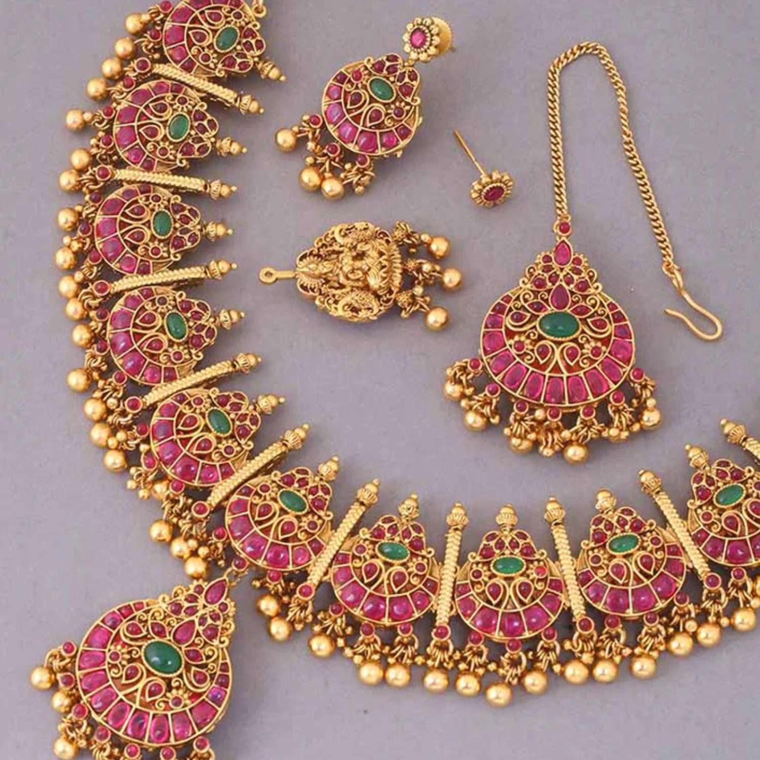 Rukmini Reversible Temple Jewellery Set - Image 8